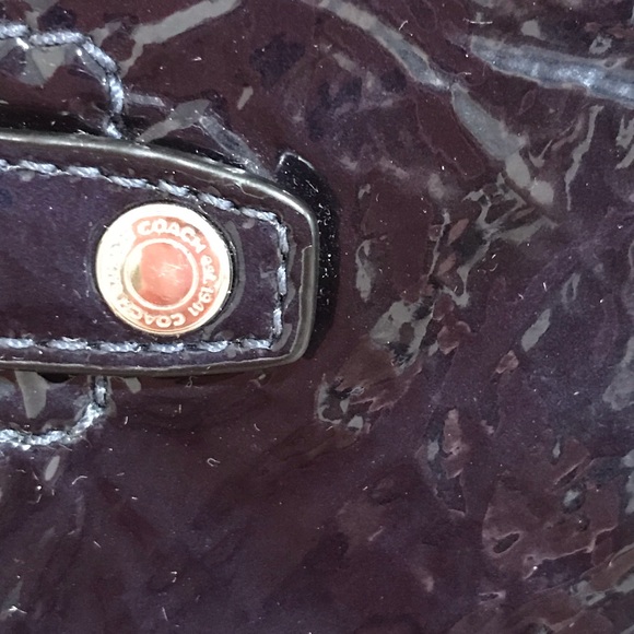 COACH Audrey Dark Blue Patent Leather Wristlet VGC - Picture 5 of 9